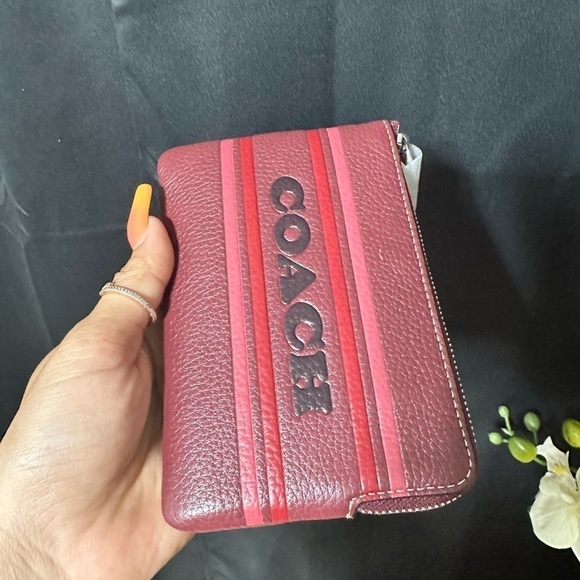 Coach wristlet - Picture 2 of 4